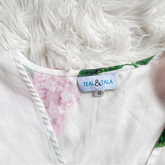 Teal & Tala | Floral Shortie Romper - Picture 7 of 7